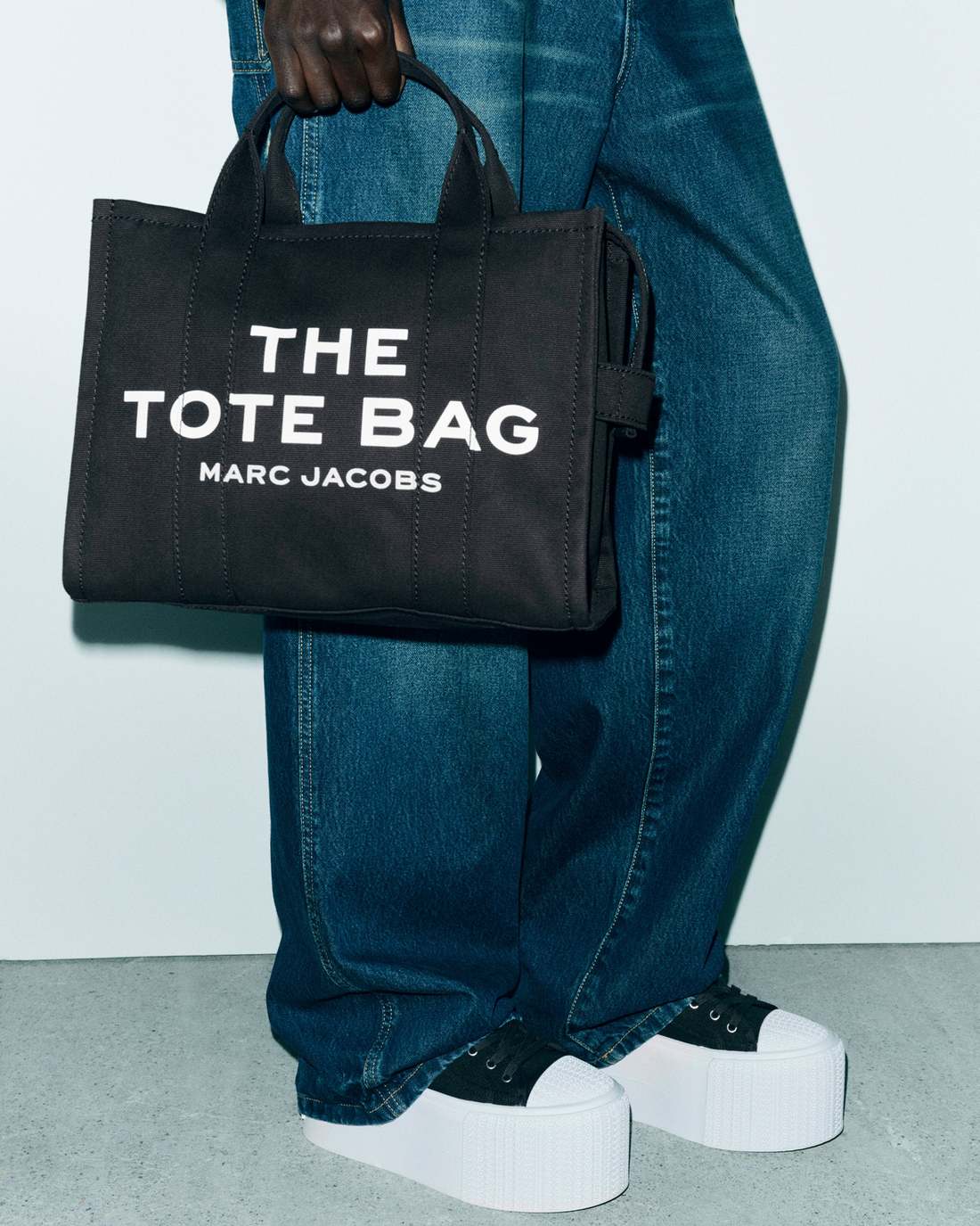 The Canvas Medium Tote Bag Black Marc Jacobs / BAGS