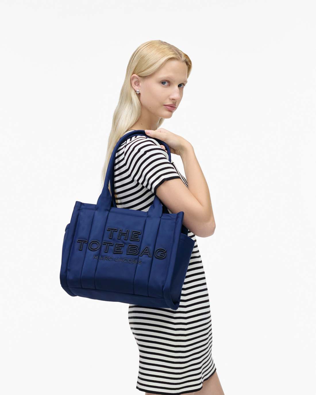The Puffy Nylon Medium Tote Bag Blue Sea Marc Jacobs / BAGS
