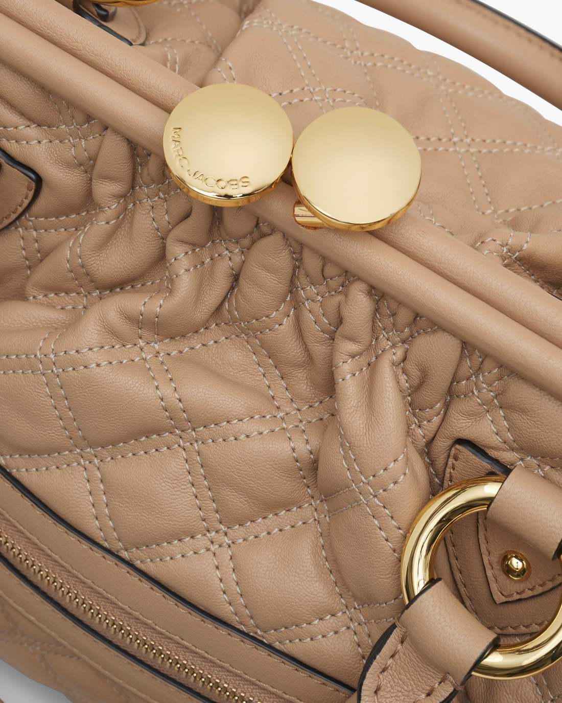 Re-Edition Quilted Leather Stam Bag Camel Marc Jacobs / BAGS