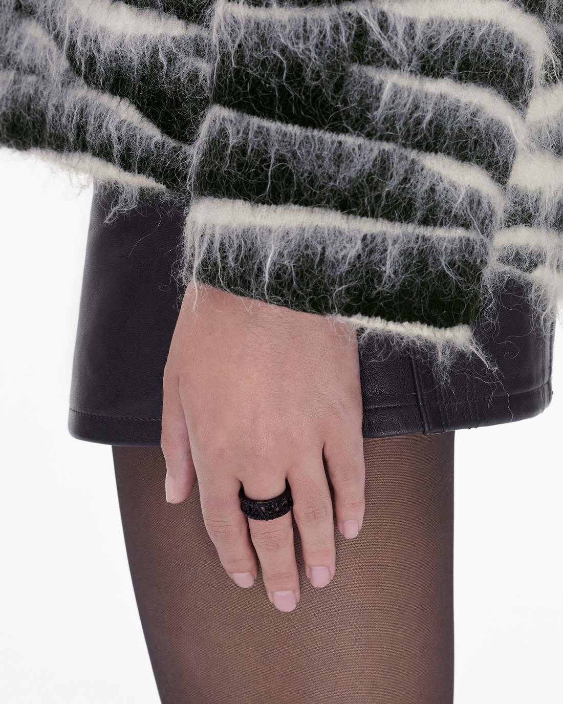 The Monogram Pave Ring Black/Black Crystal Marc Jacobs / JEWELRY