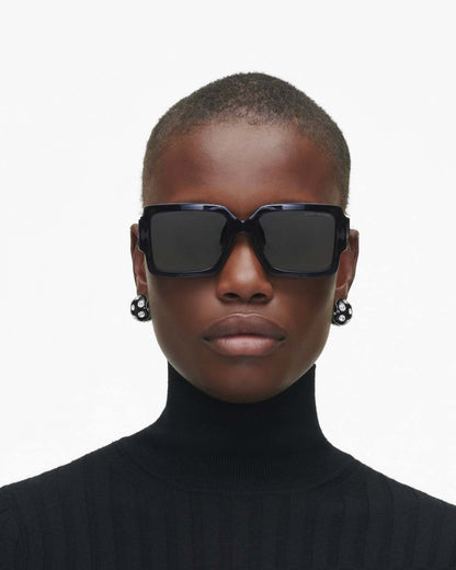 The Bold Logo Square Sunglasses Black/White Marc Jacobs / ACCESSORIES