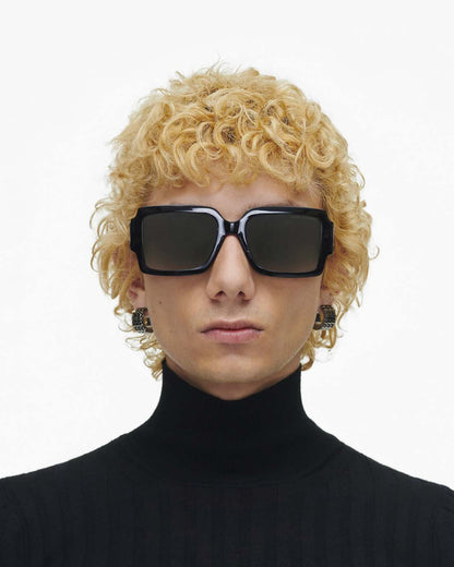 The Bold Logo Square Sunglasses Black/White Marc Jacobs / ACCESSORIES